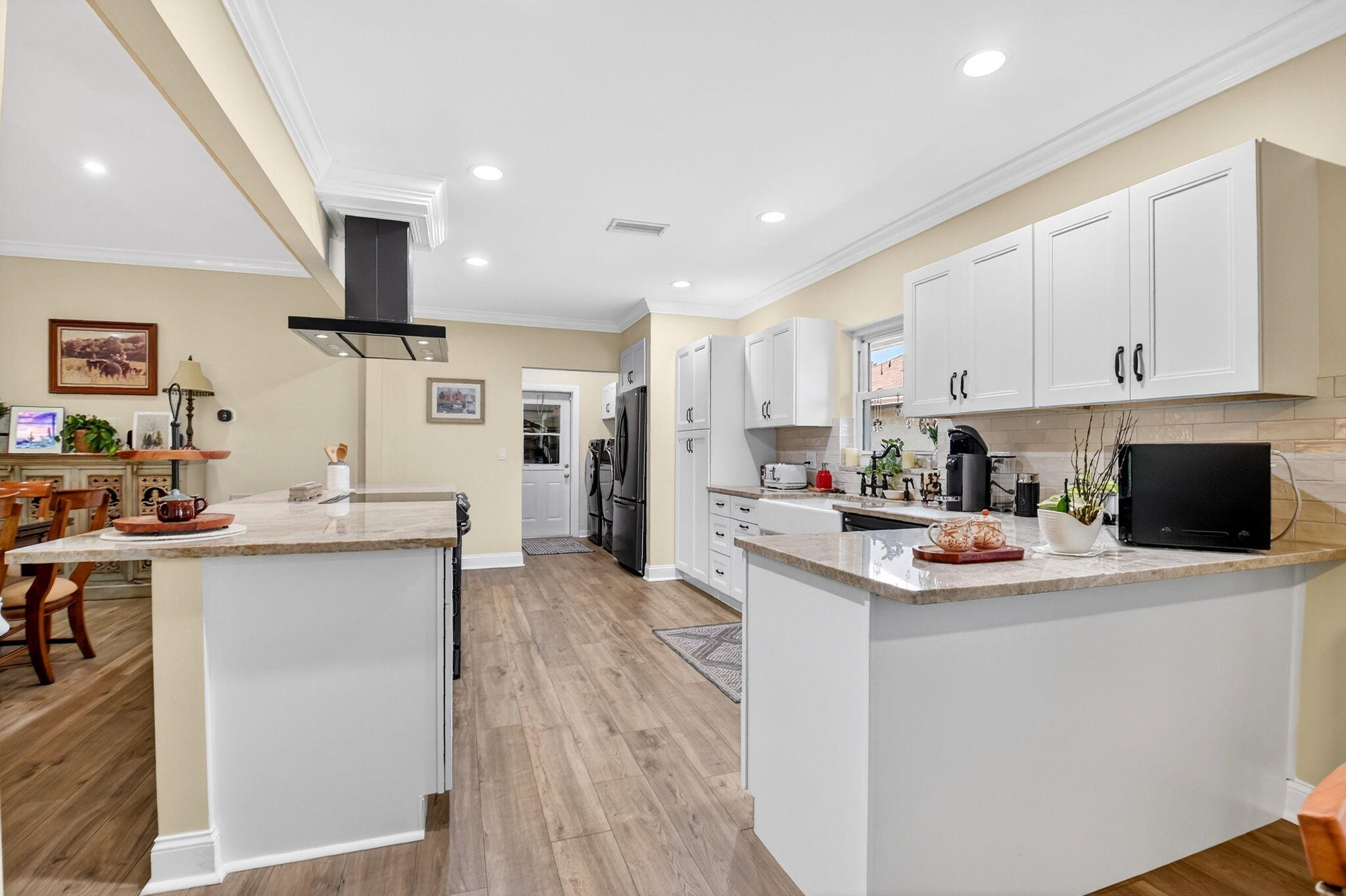 10265 Greentrail Drive N