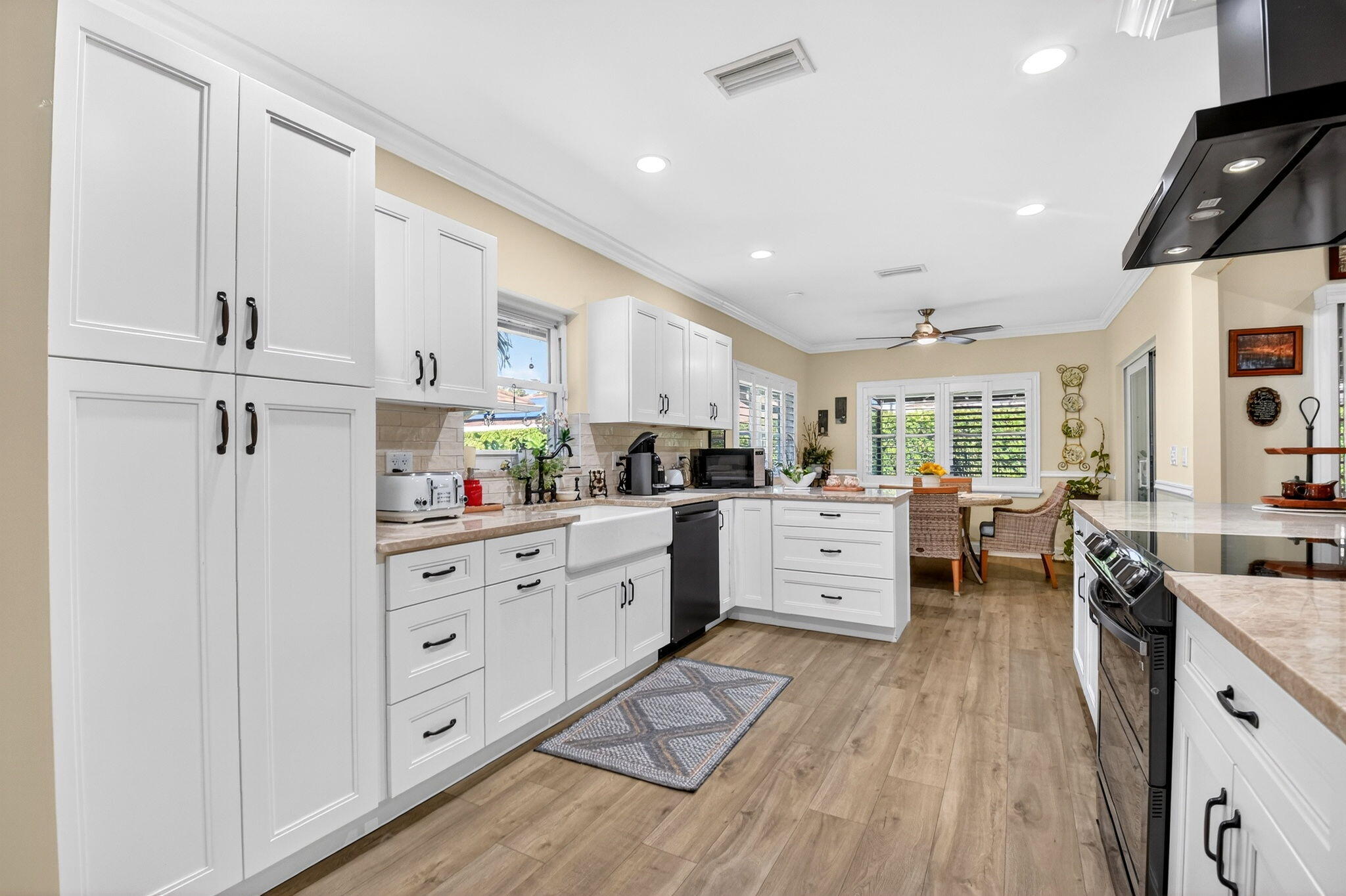 10265 Greentrail Drive N