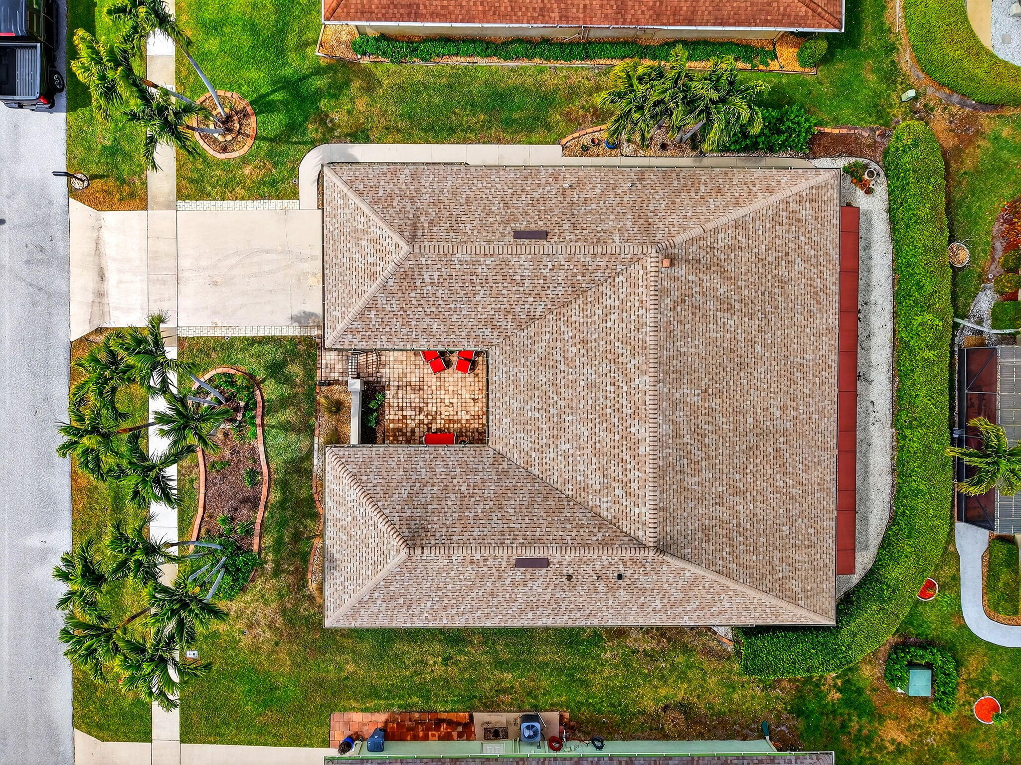 10265 Greentrail Drive N