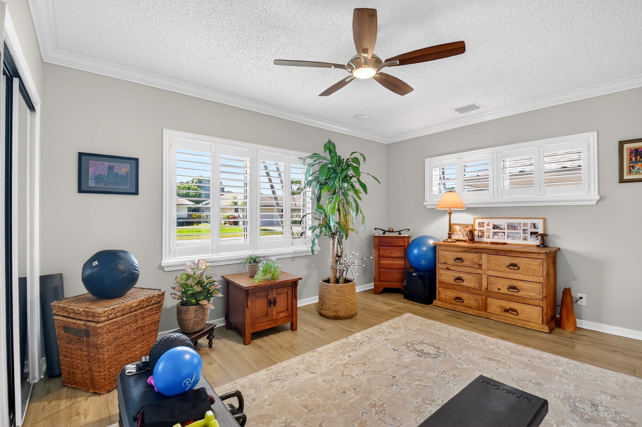 10265 Greentrail Drive N