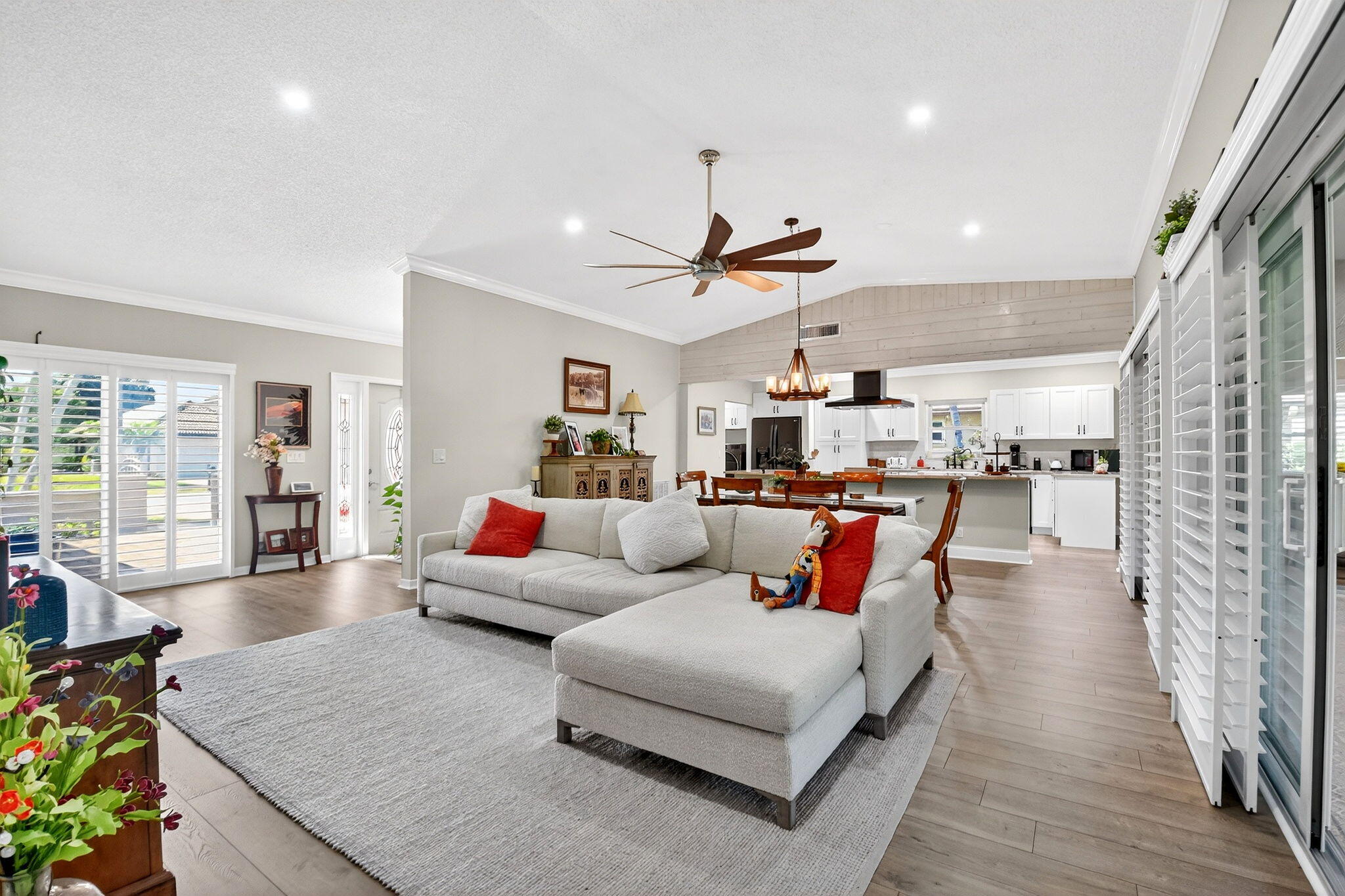 10265 Greentrail Drive N