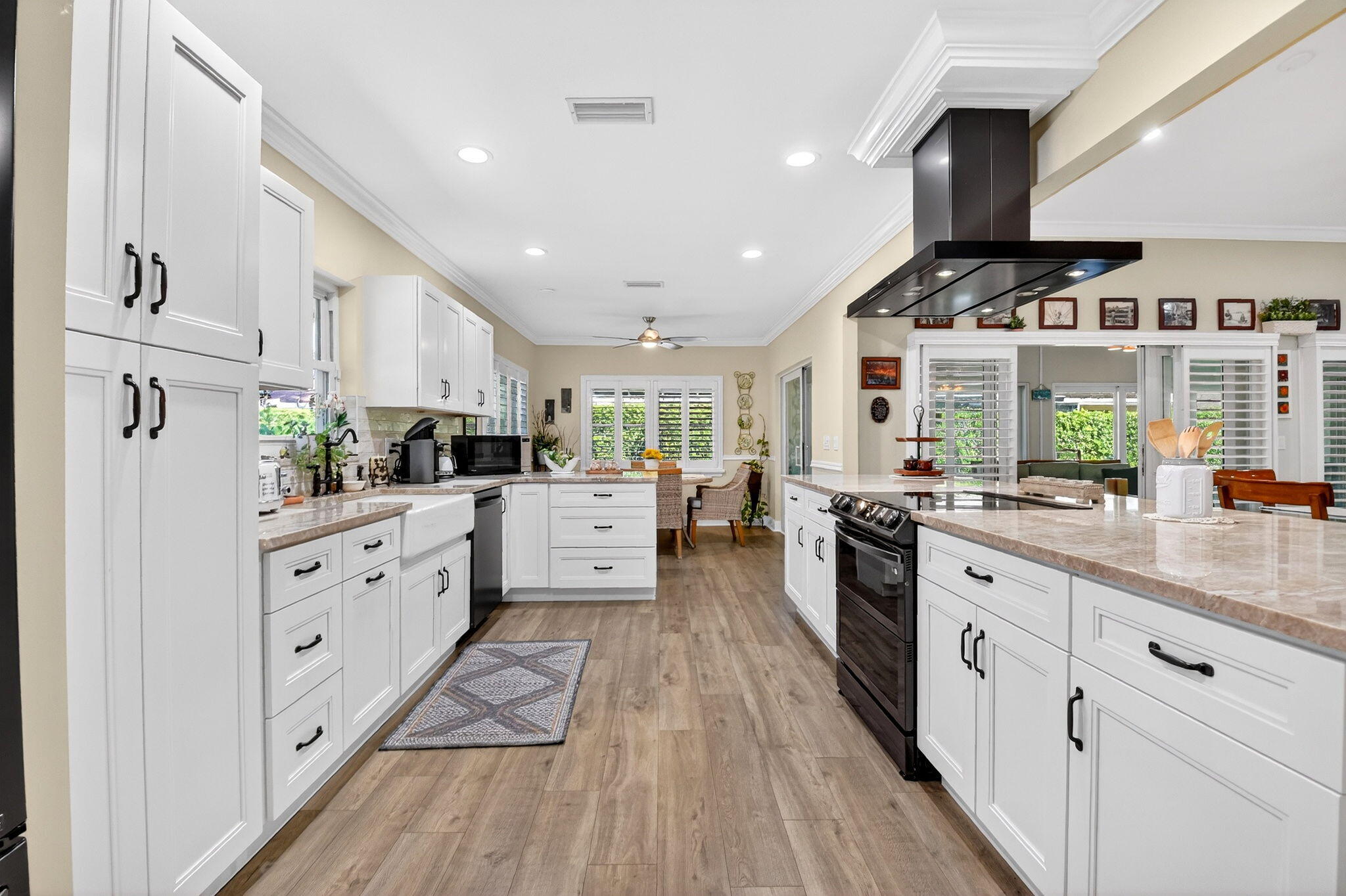 10265 Greentrail Drive N