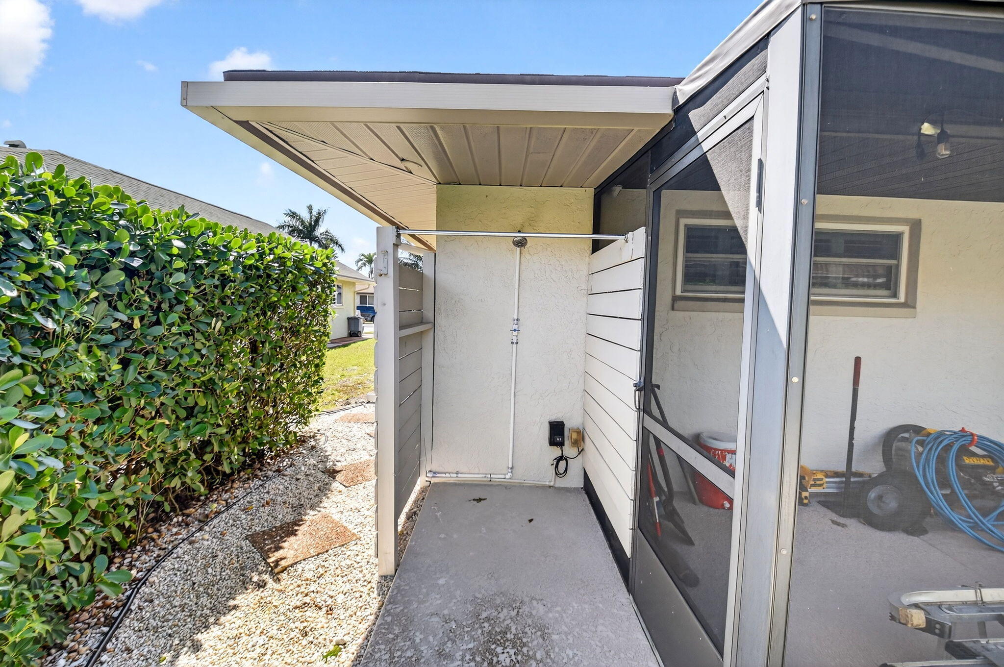 10265 Greentrail Drive N