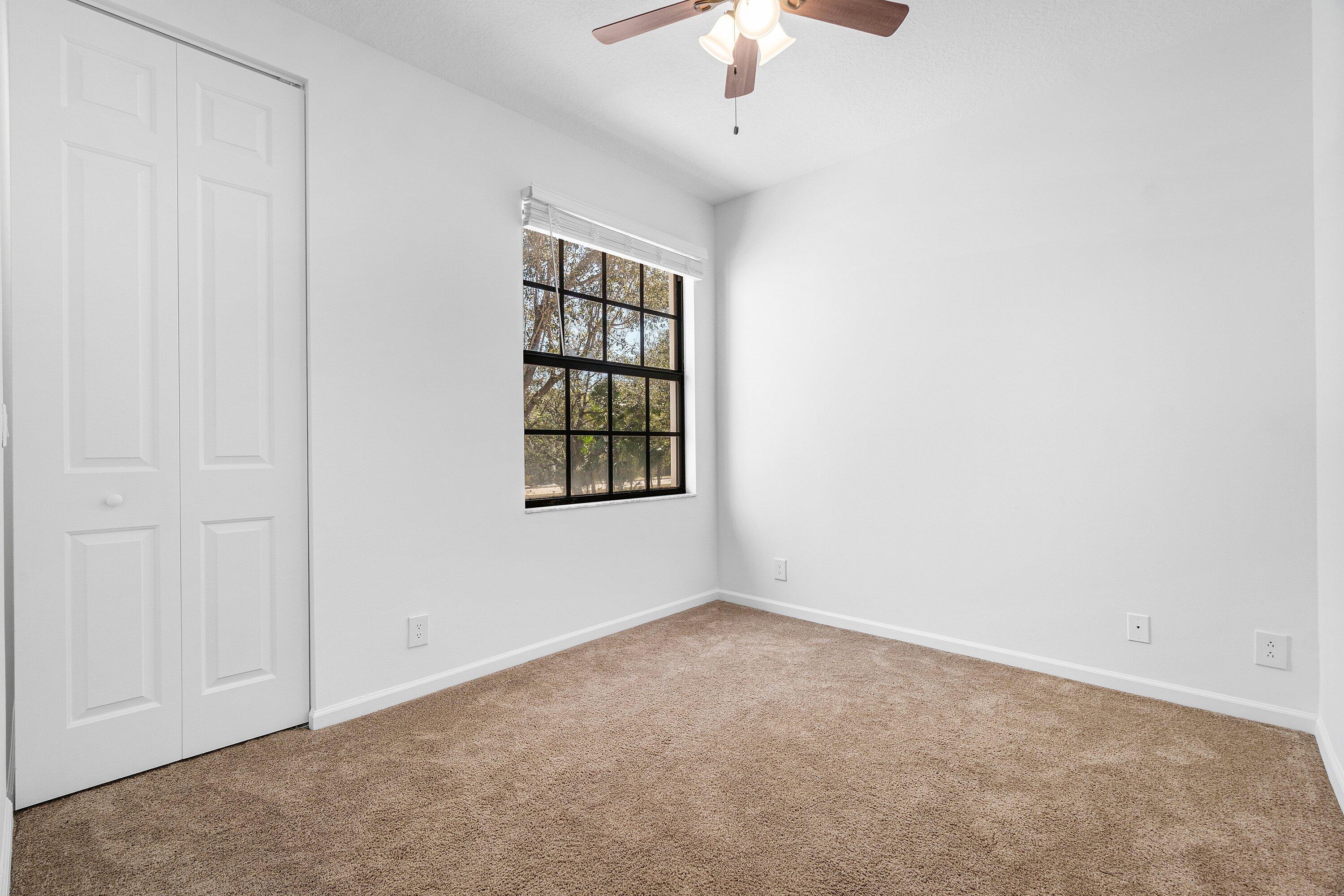 238 E Chrystie Circle