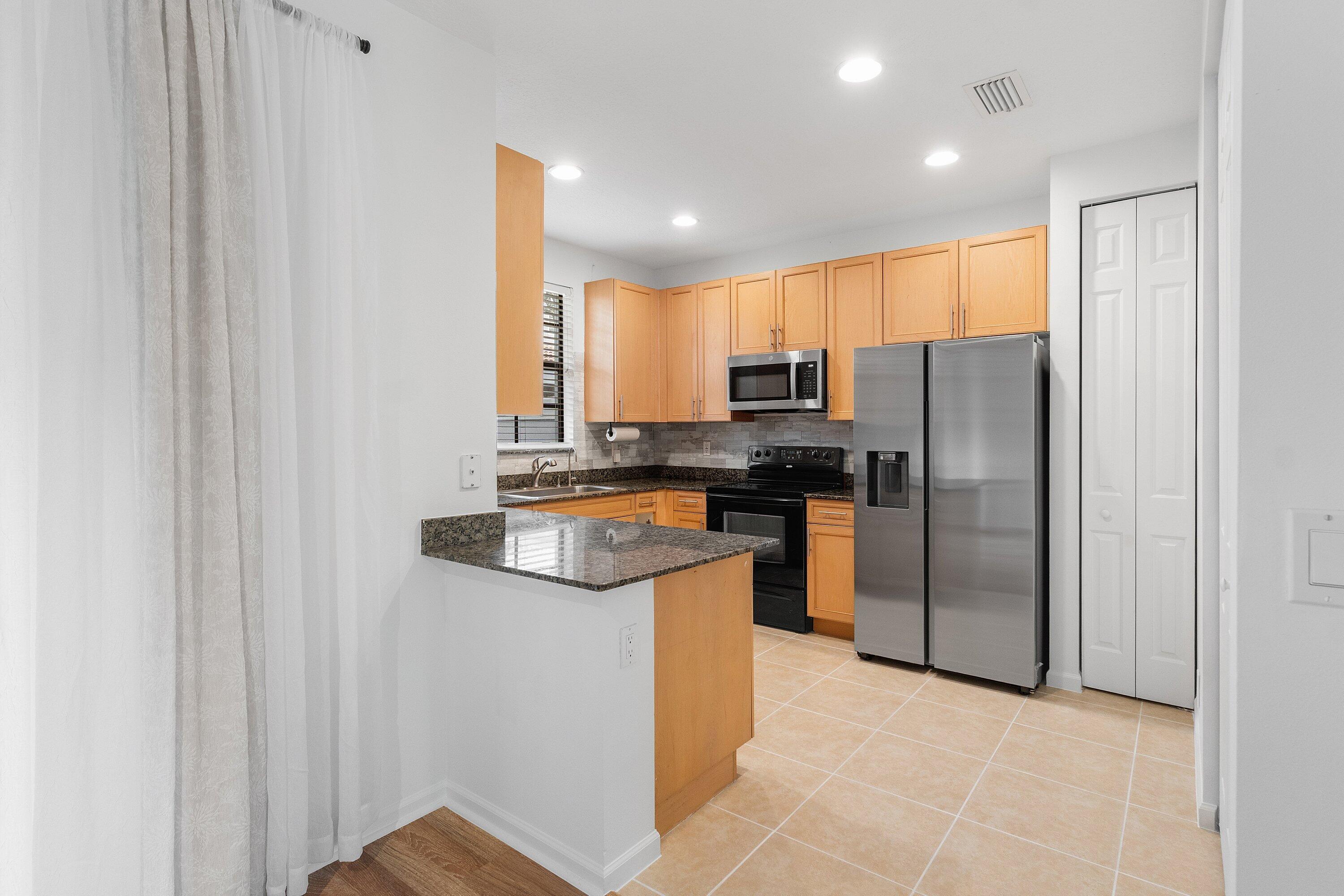 238 E Chrystie Circle