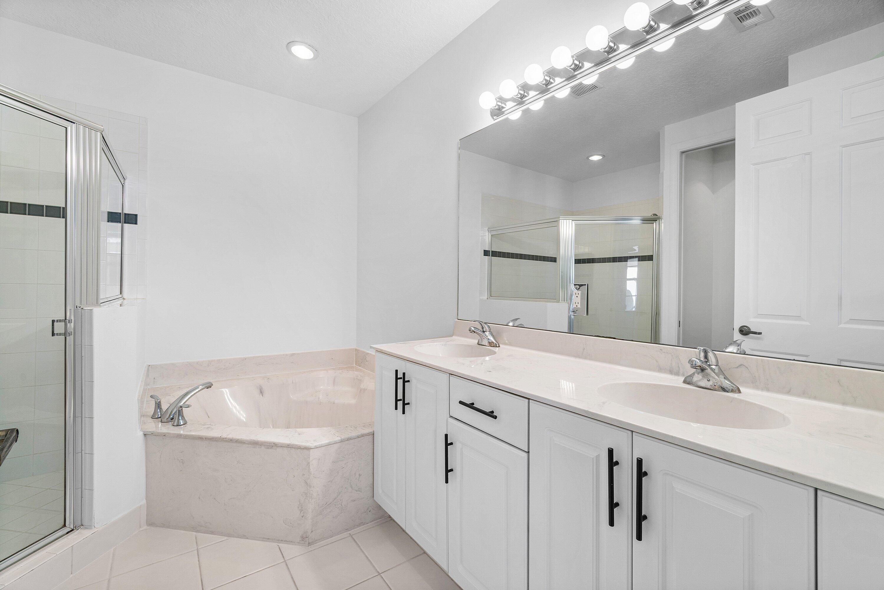 238 E Chrystie Circle