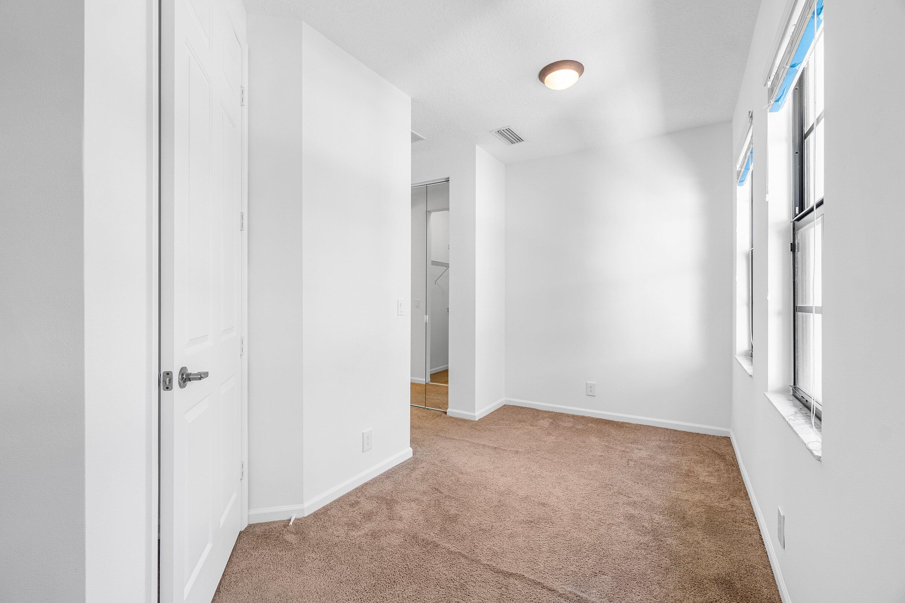 238 E Chrystie Circle