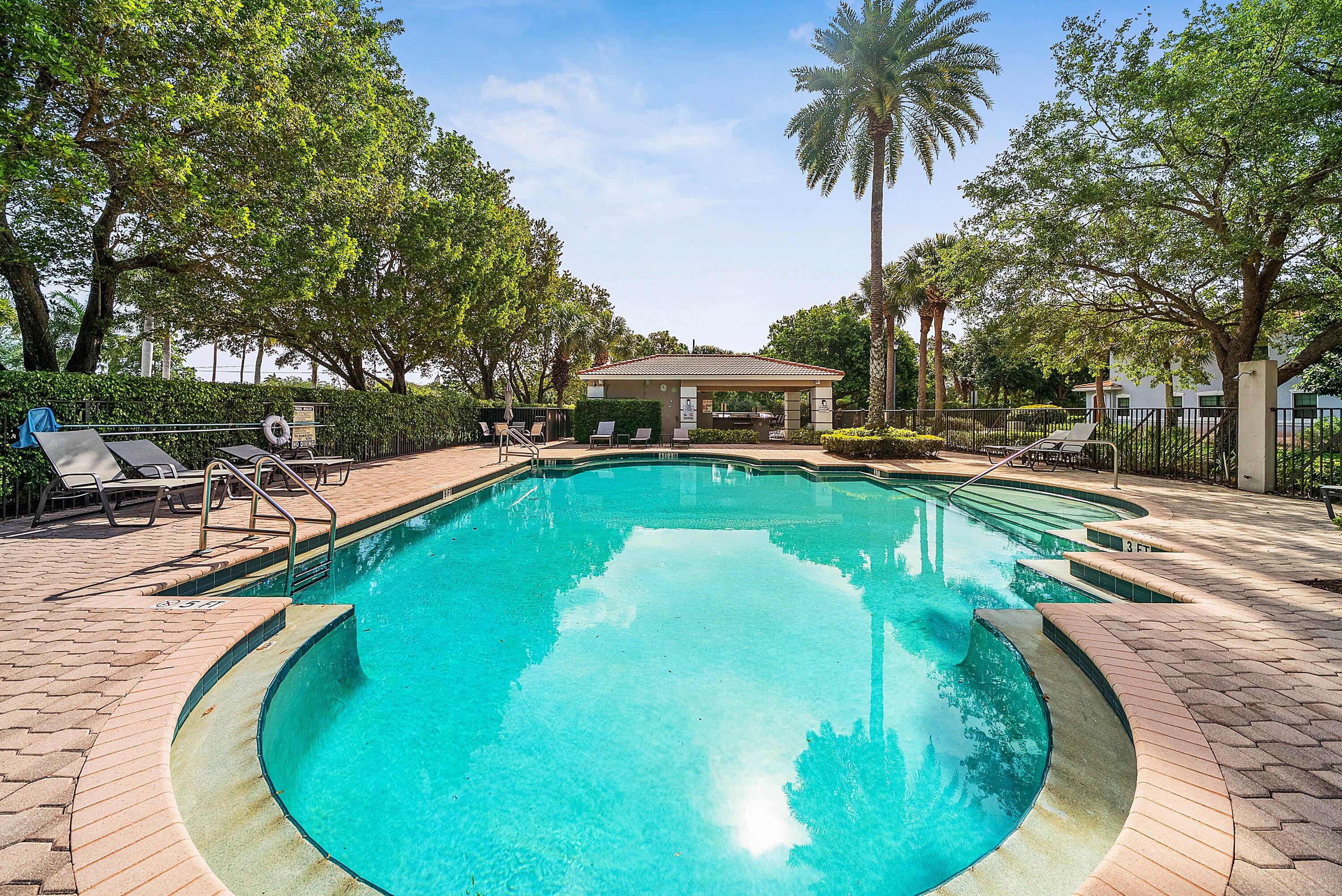 238 E Chrystie Circle