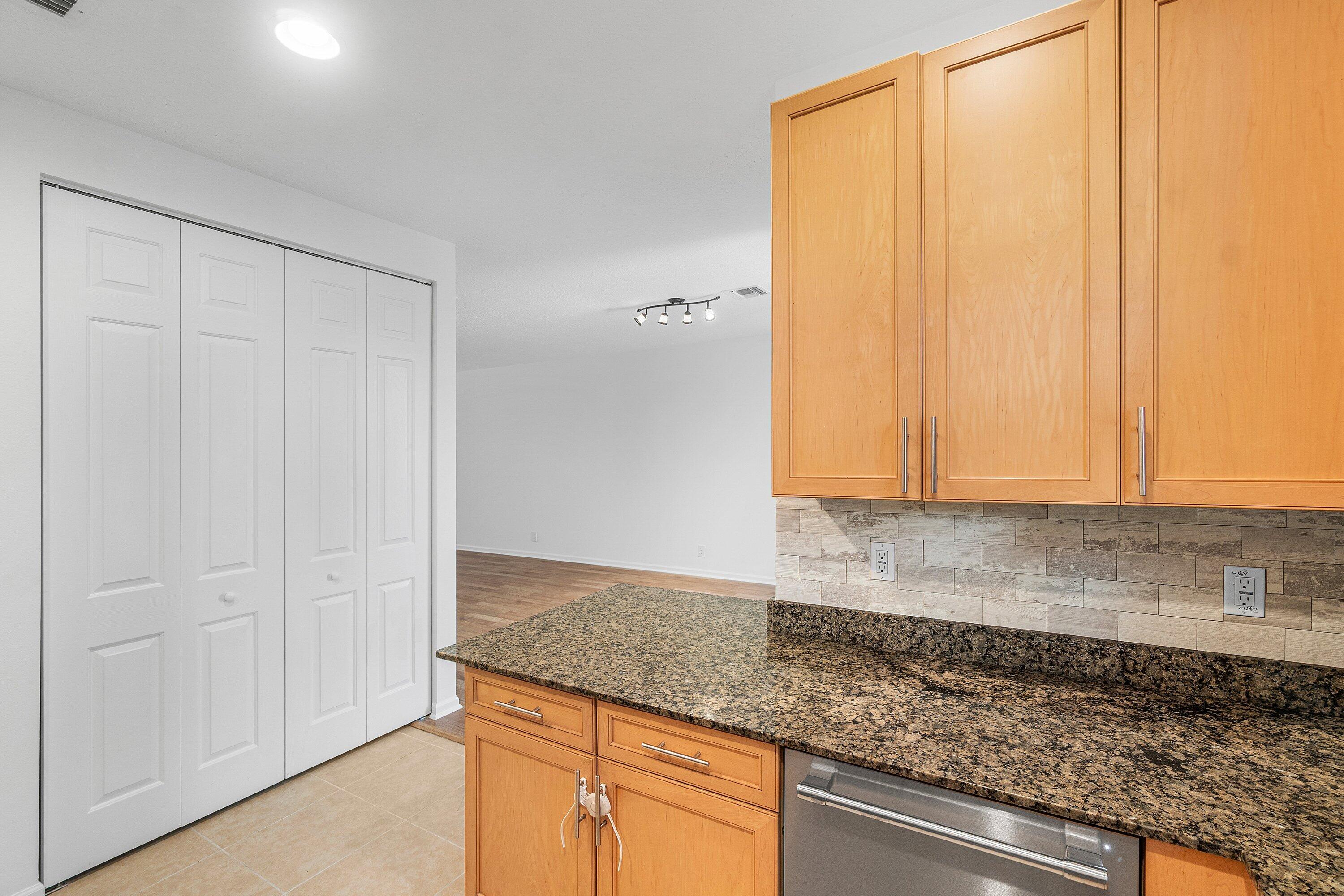 238 E Chrystie Circle