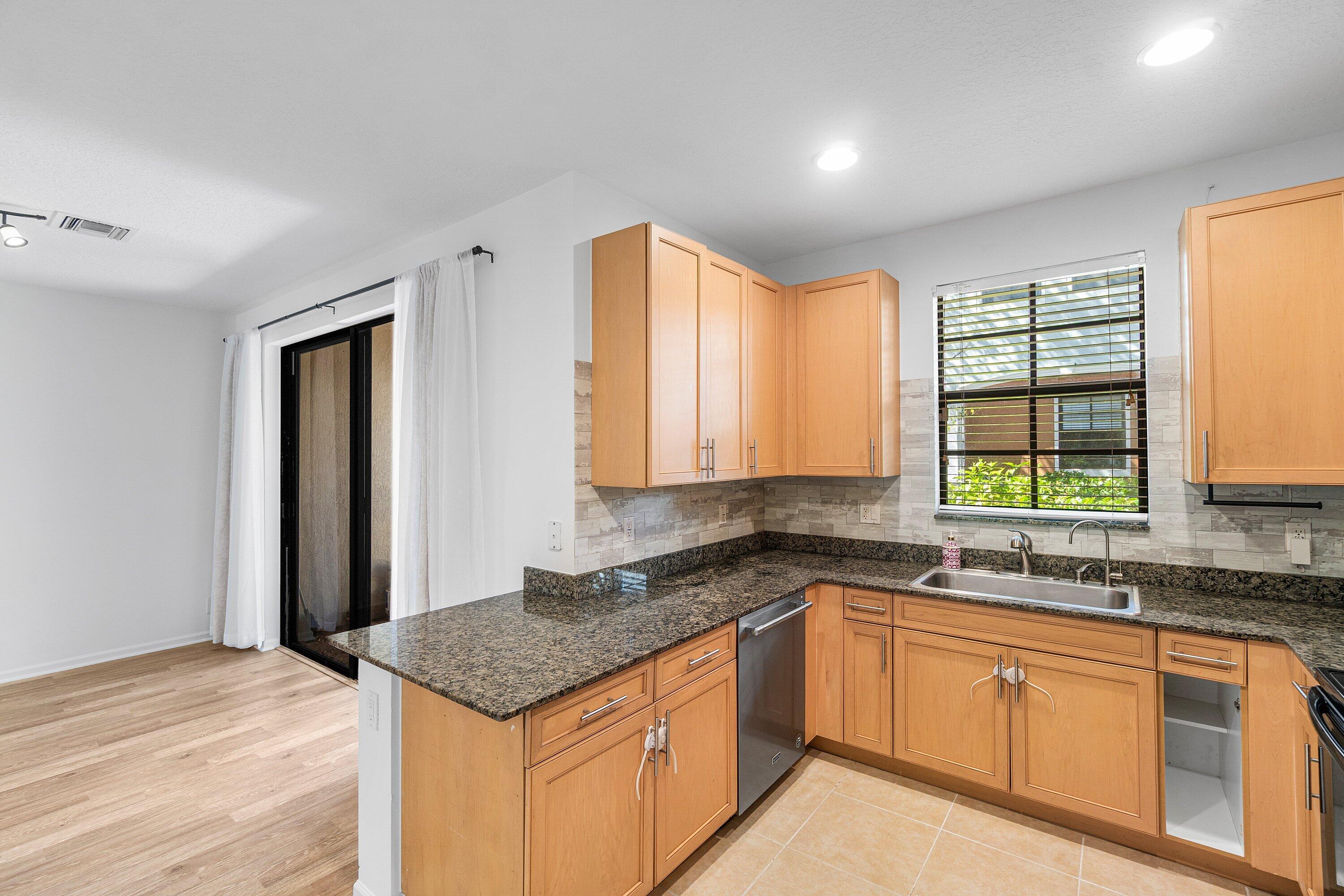 238 E Chrystie Circle