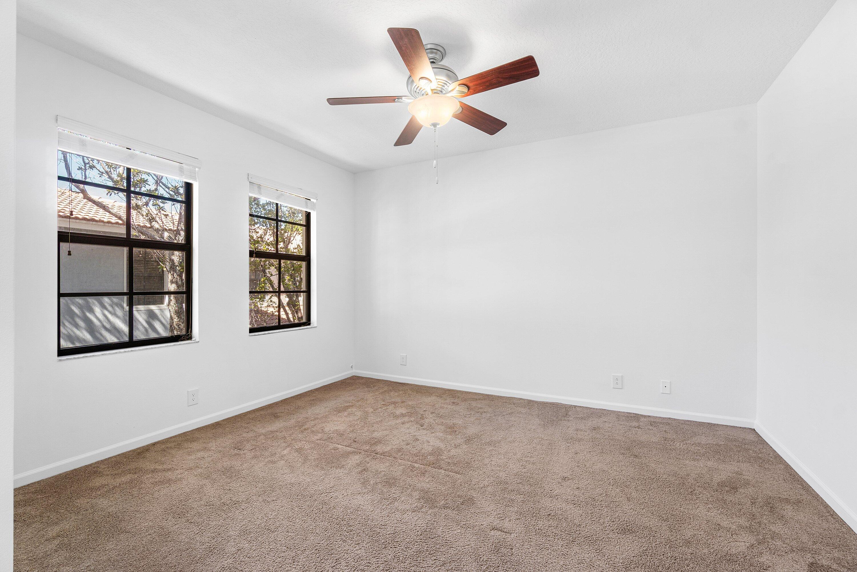 238 E Chrystie Circle