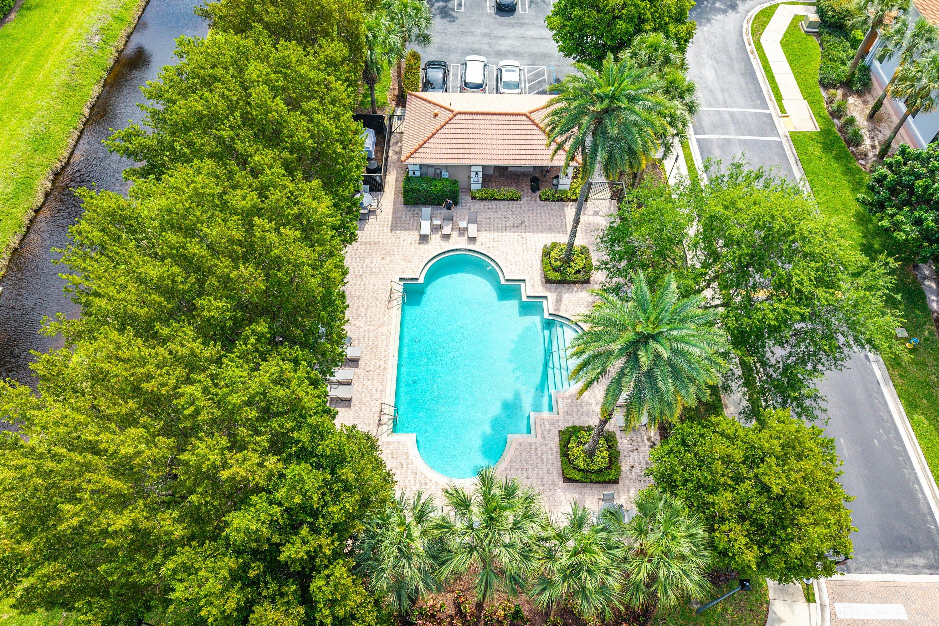 238 E Chrystie Circle