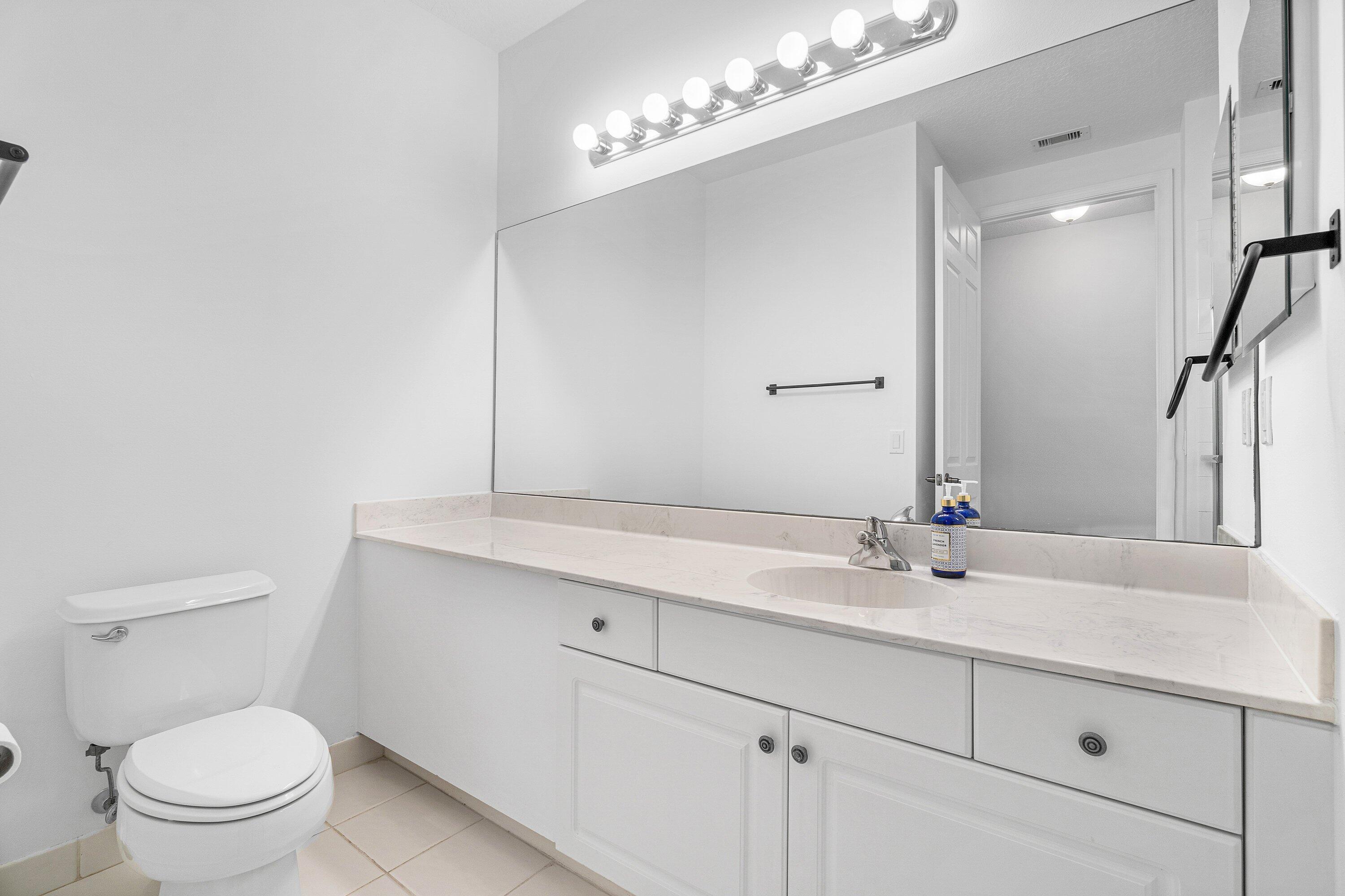 238 E Chrystie Circle