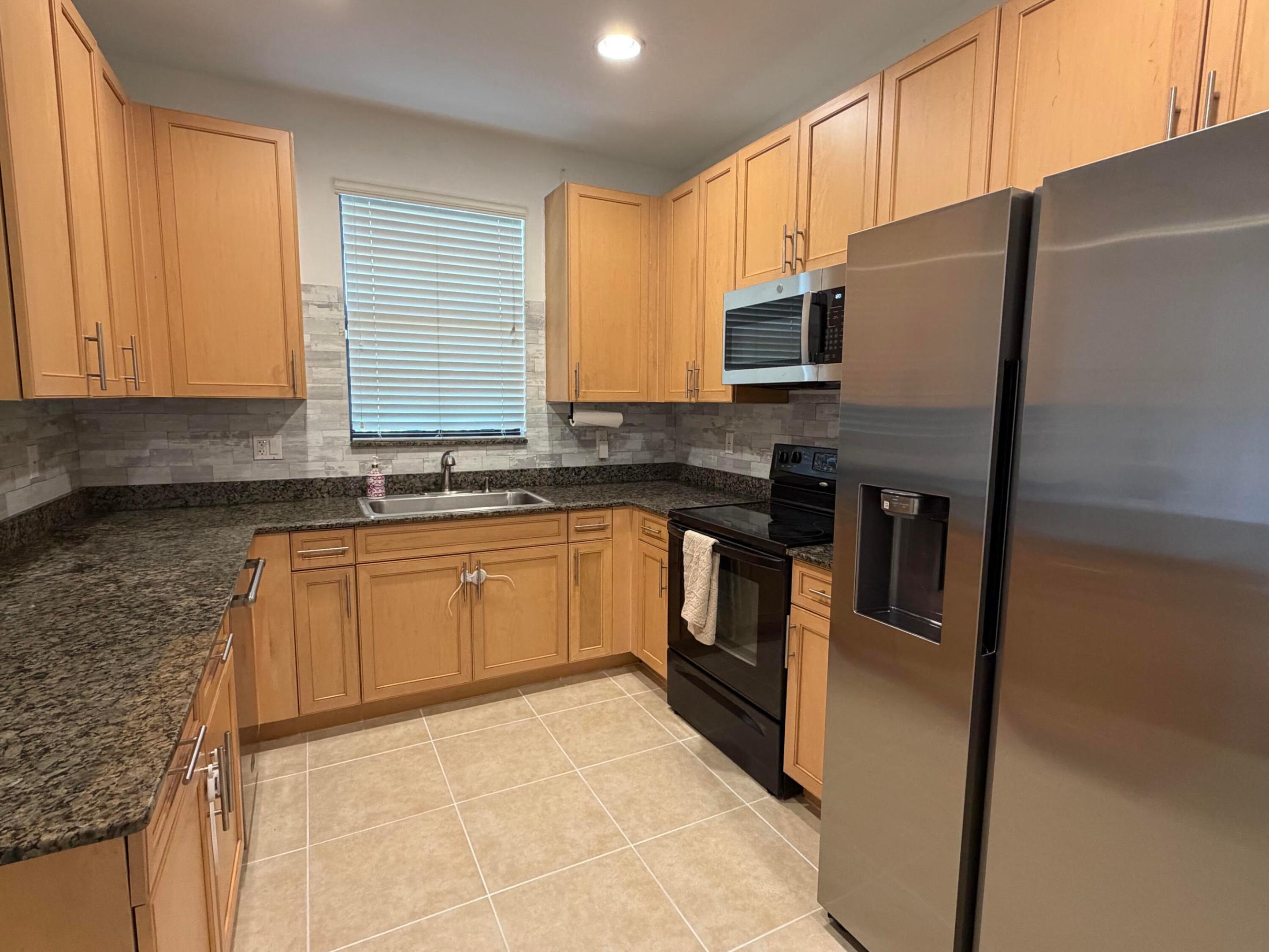 238 E Chrystie Circle