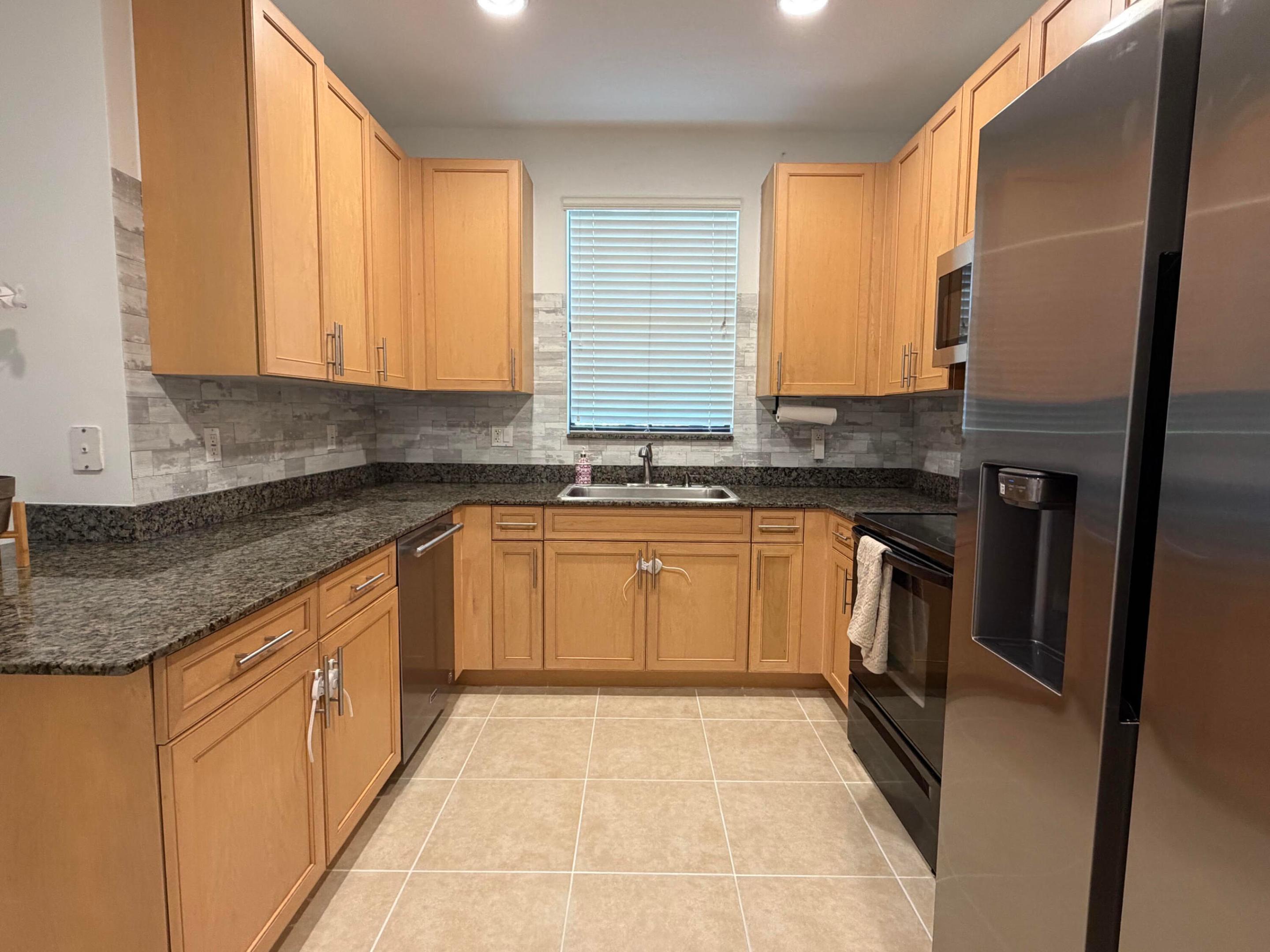 238 E Chrystie Circle
