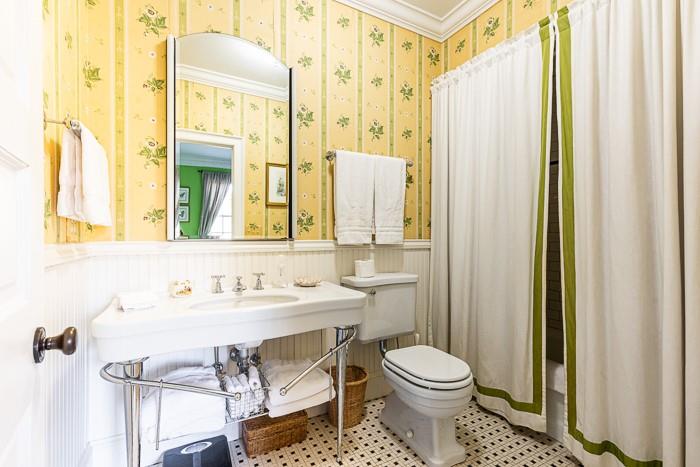 2945 Paces Lake Drive