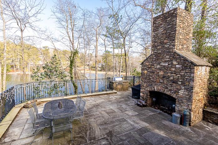 2945 Paces Lake Drive