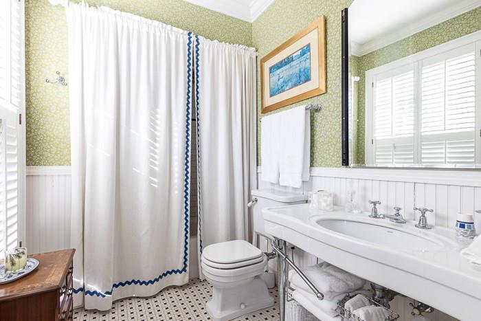 2945 Paces Lake Drive