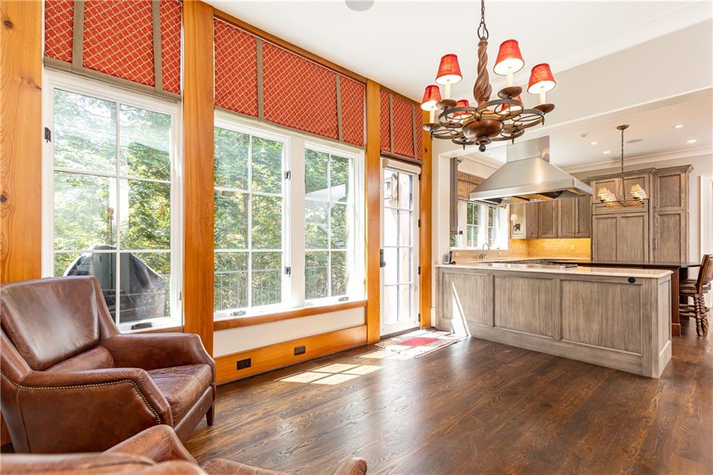 4266 Paces Ferry Road SE