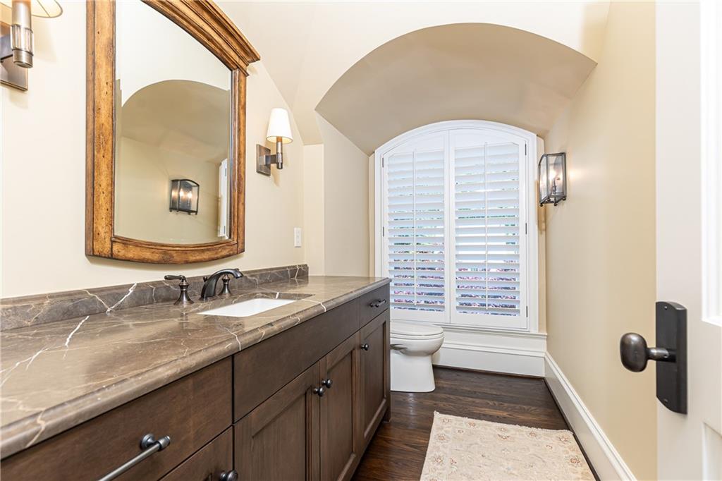 4266 Paces Ferry Road SE