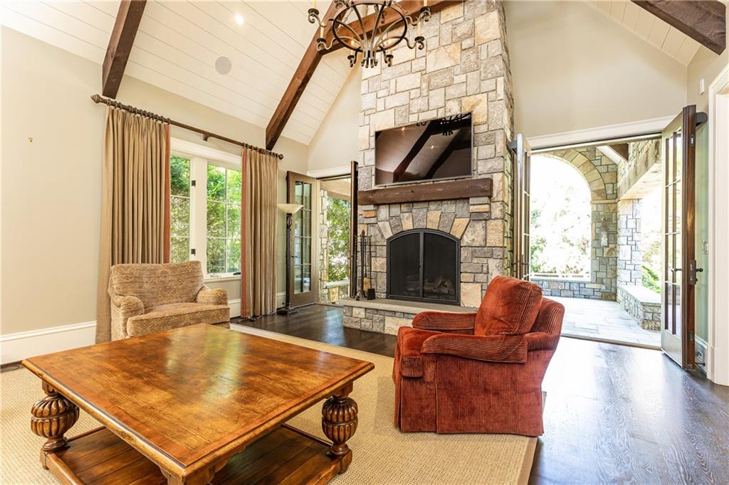 4266 Paces Ferry Road SE