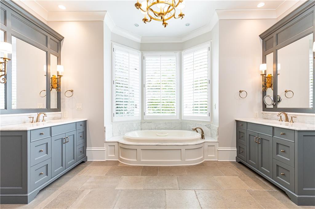 4266 Paces Ferry Road SE