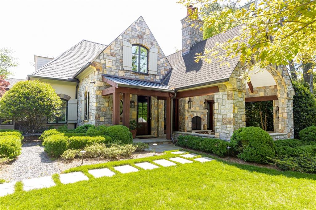 4266 Paces Ferry Road SE