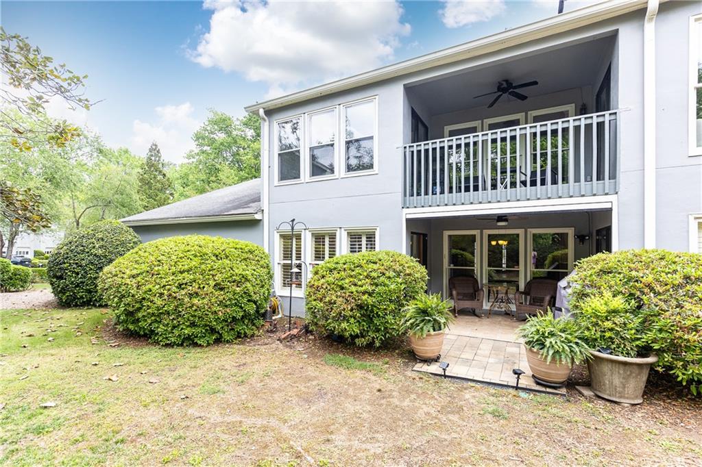 3910 Ashford Lake Court NE