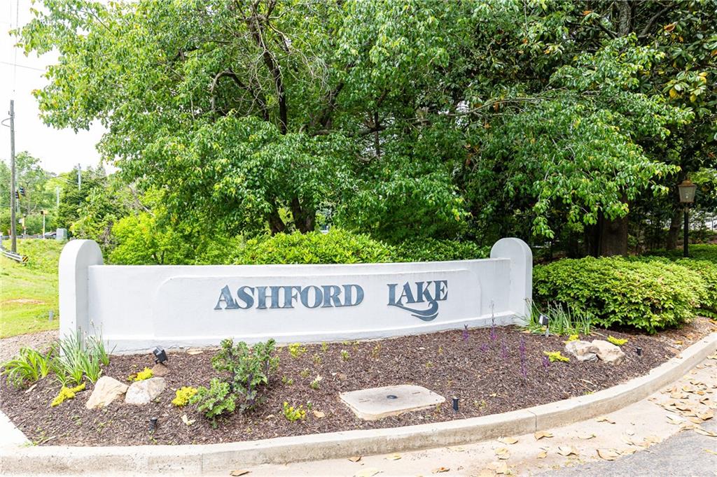 3910 Ashford Lake Court NE
