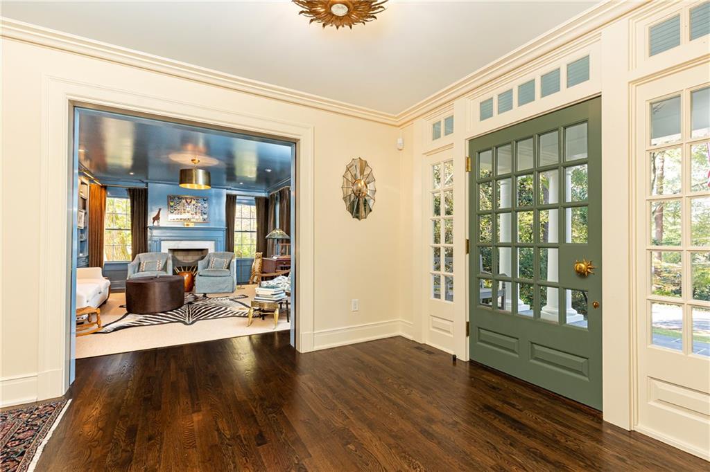 2363 Montview Drive NW