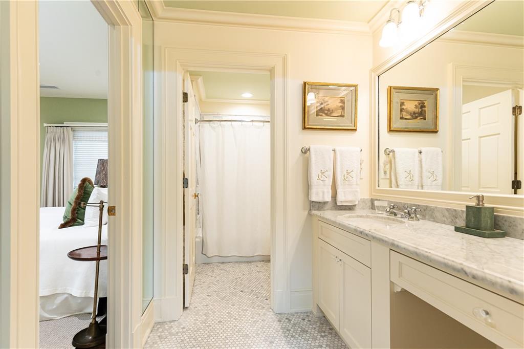 2363 Montview Drive NW