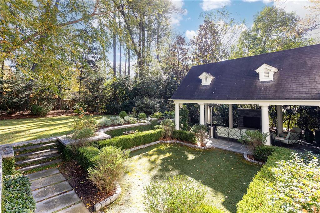 2363 Montview Drive NW