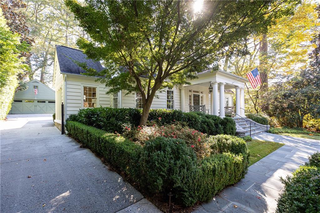 2363 Montview Drive NW