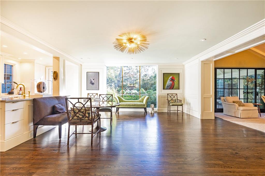 2363 Montview Drive NW