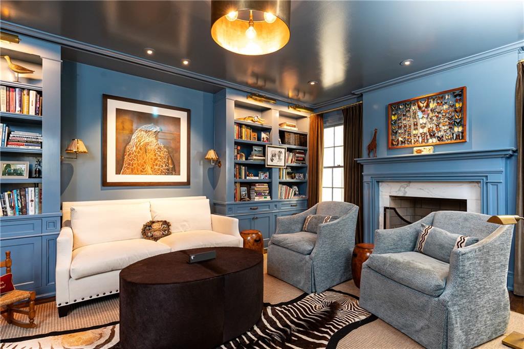 2363 Montview Drive NW