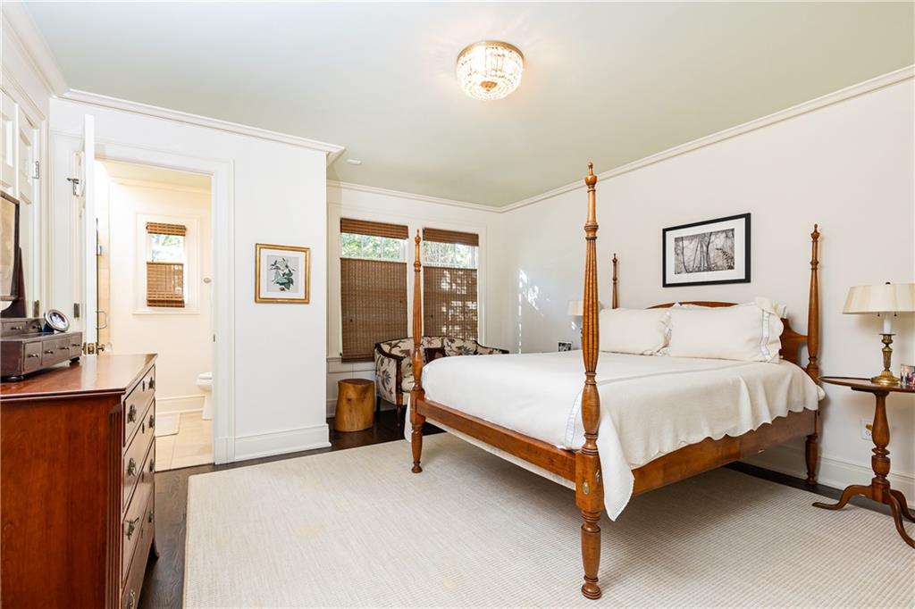 2363 Montview Drive NW