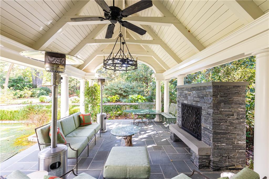 2363 Montview Drive NW