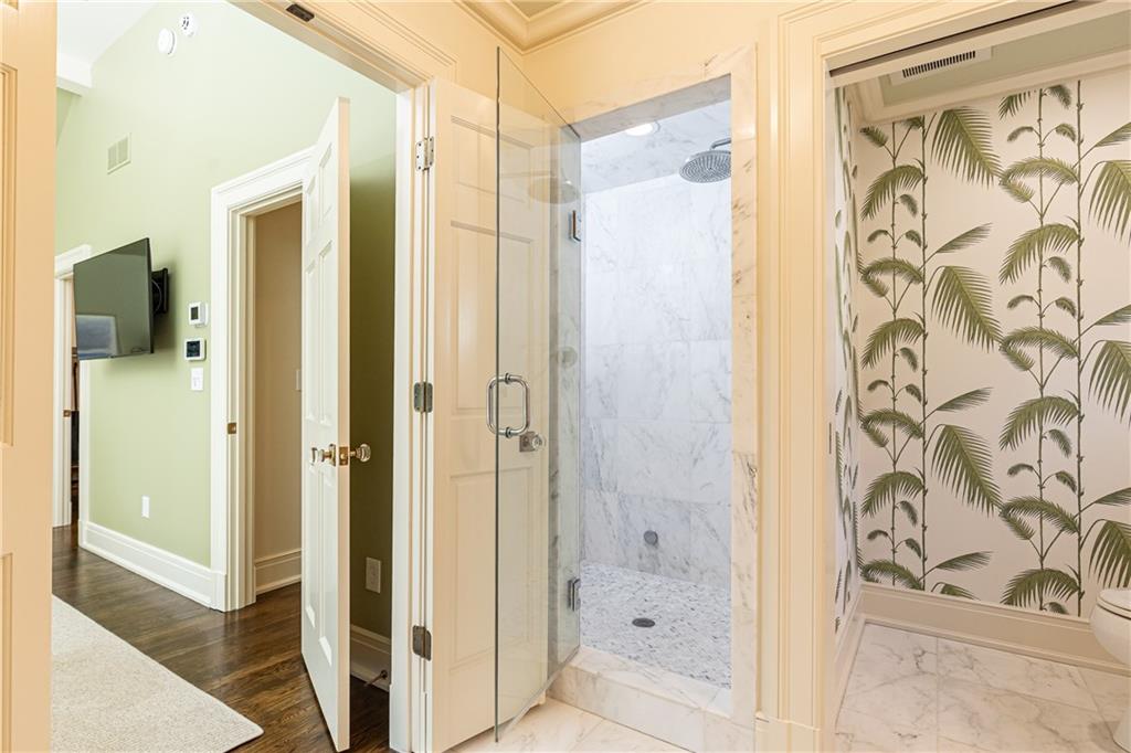 2363 Montview Drive NW