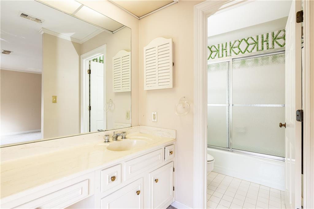 650 Moores Mill Road Square Unit 27