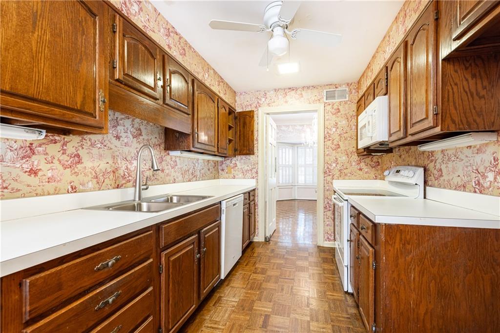 650 Moores Mill Road Square Unit 27