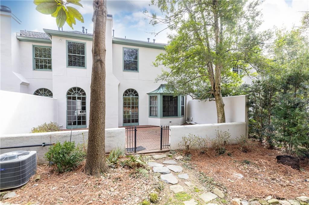 650 Moores Mill Road Square Unit 27