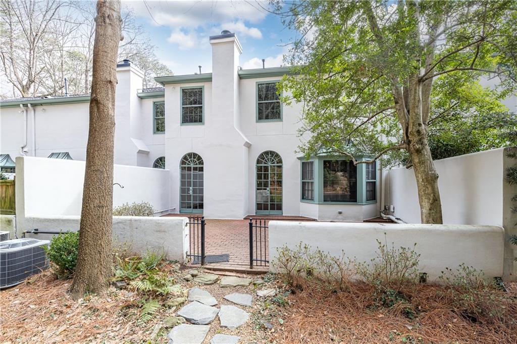 650 Moores Mill Road Square Unit 27