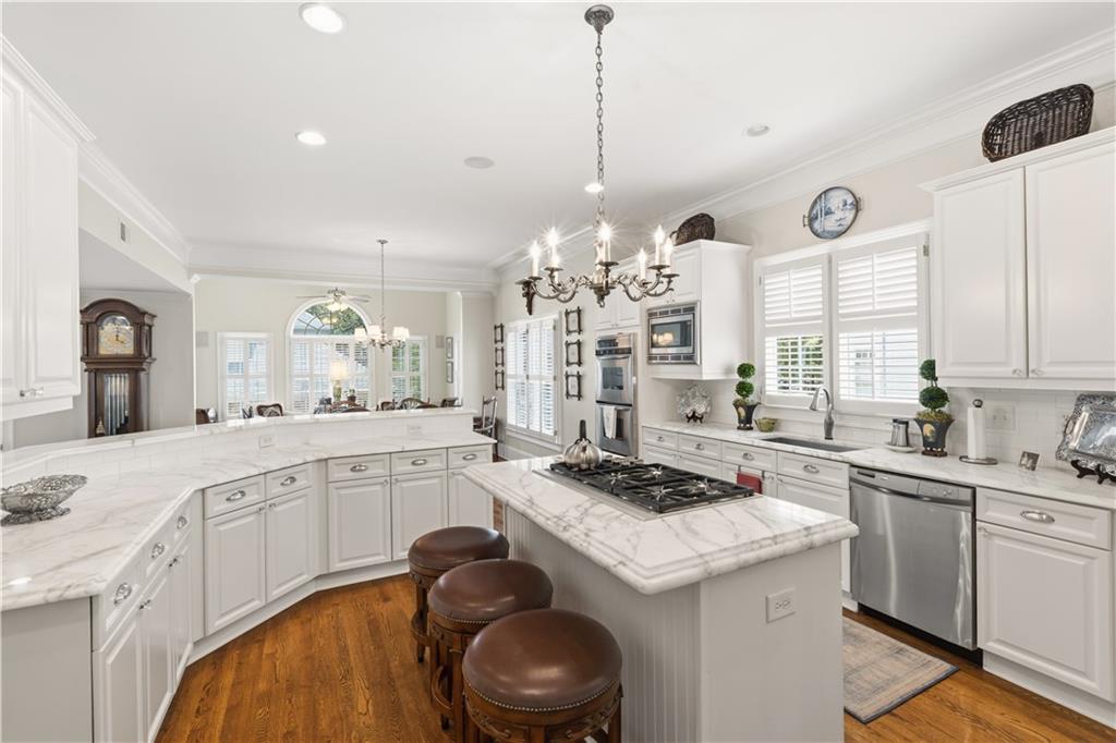 2128 Lucerne Lane
