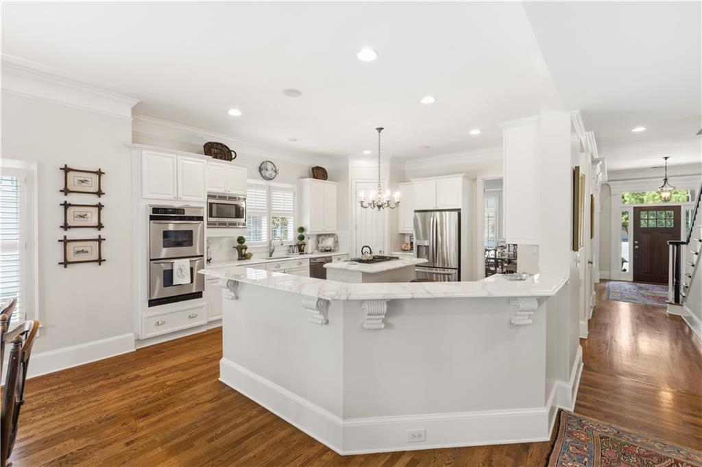 2128 Lucerne Lane