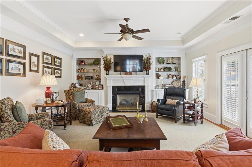 2128 Lucerne Lane