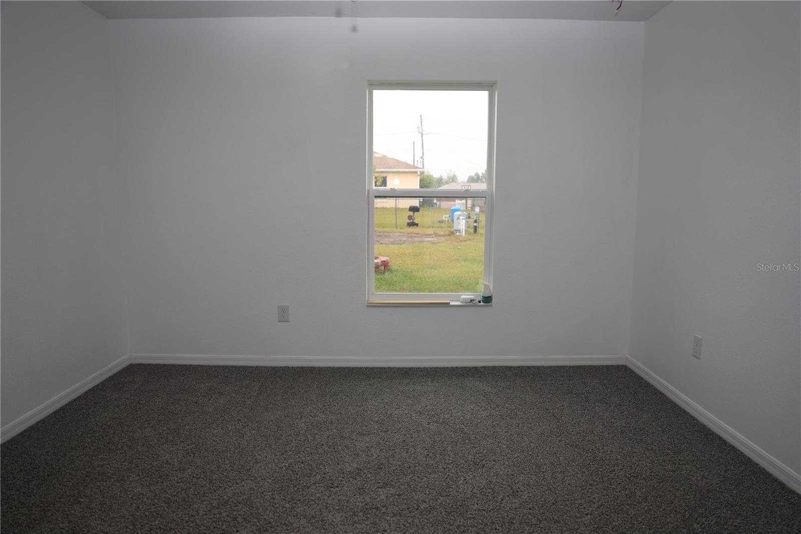 27 WALNUT PL