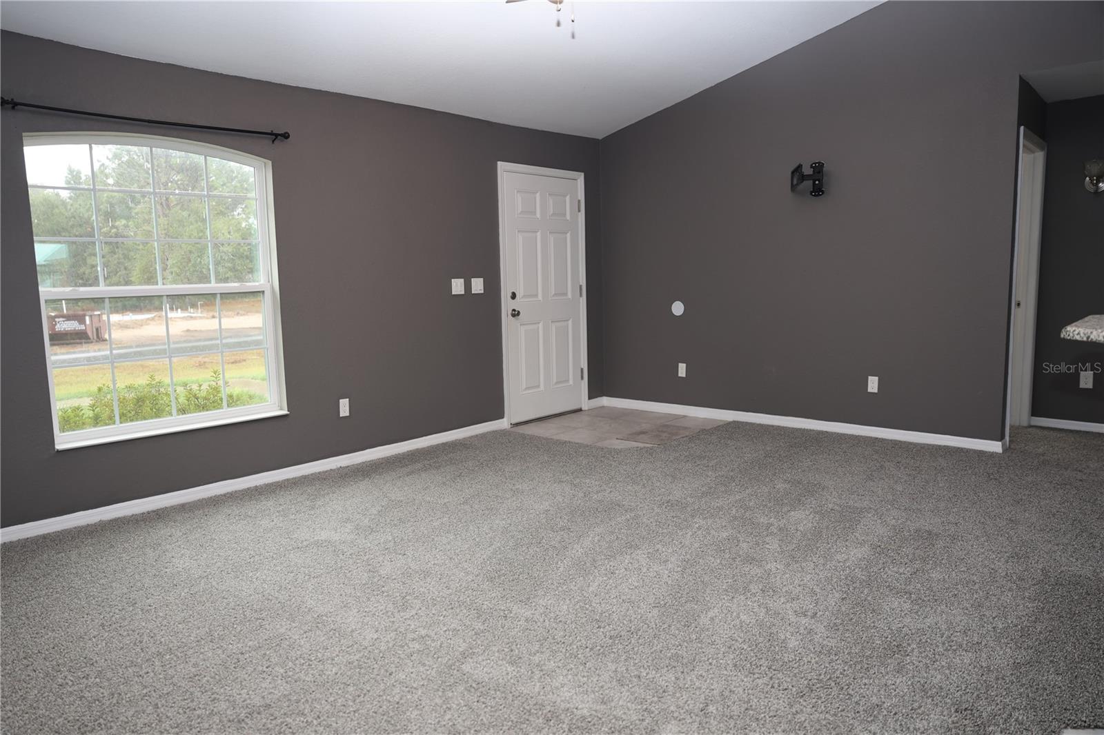 27 WALNUT PL