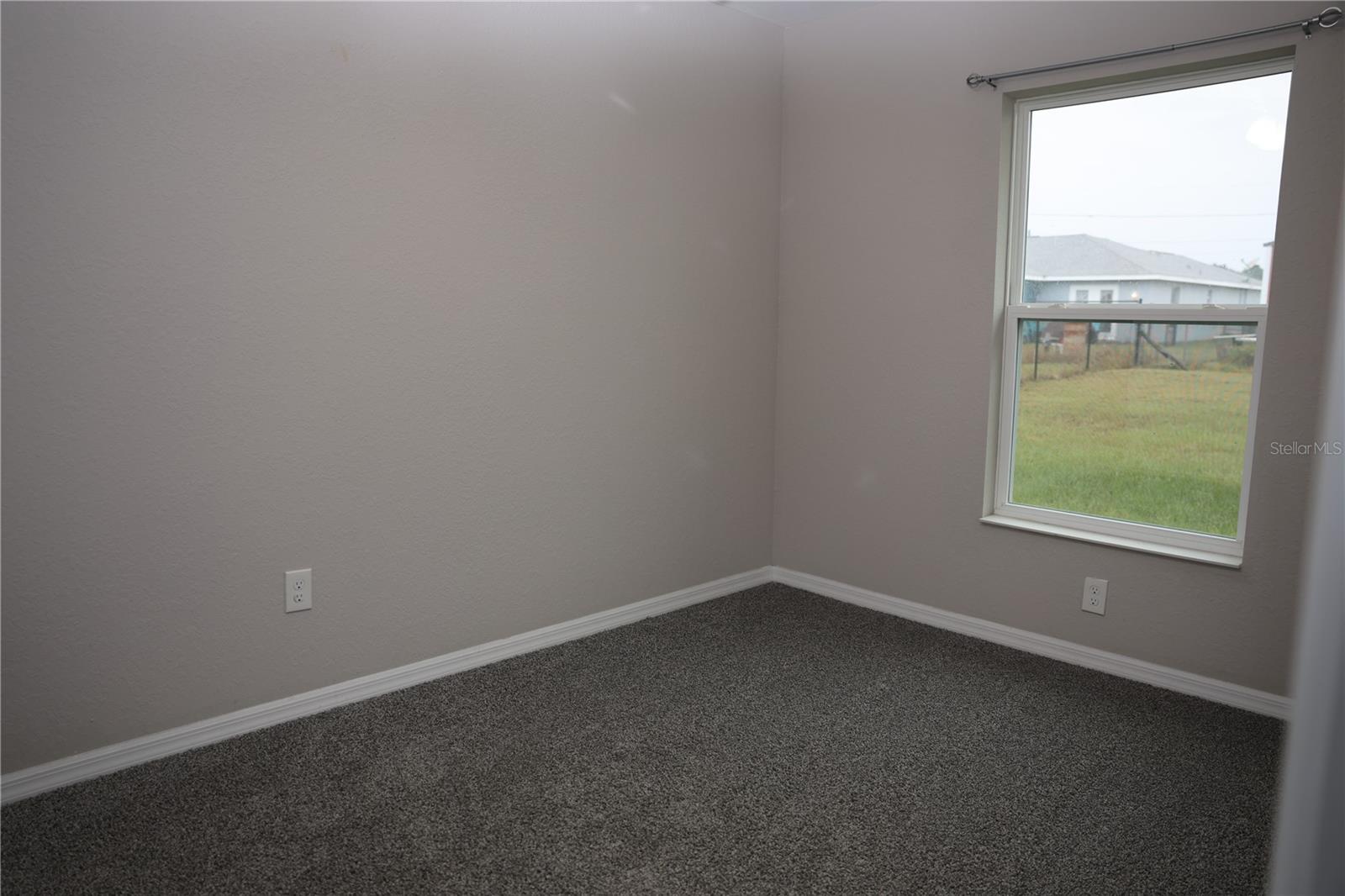 27 WALNUT PL