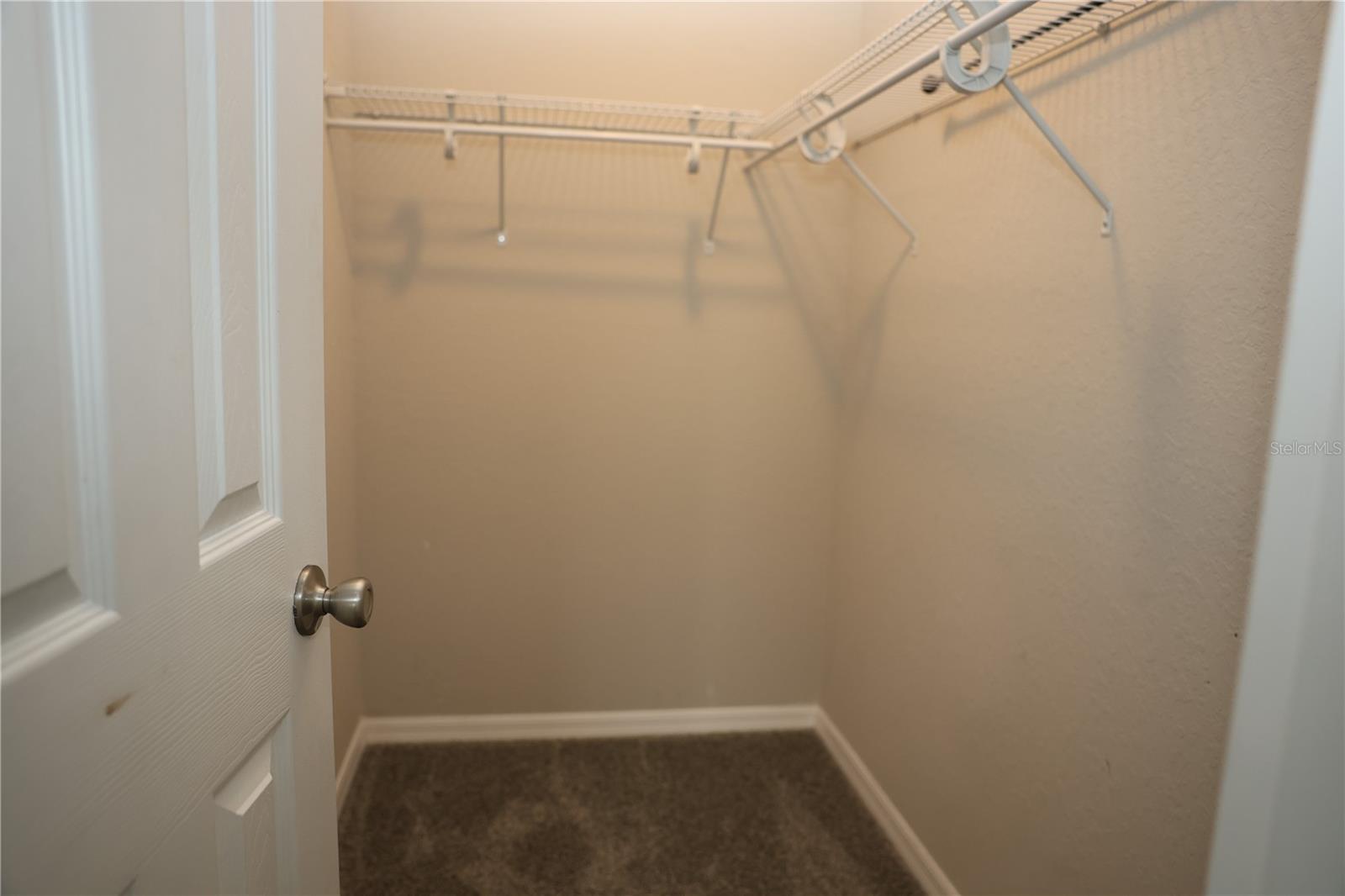 27 WALNUT PL