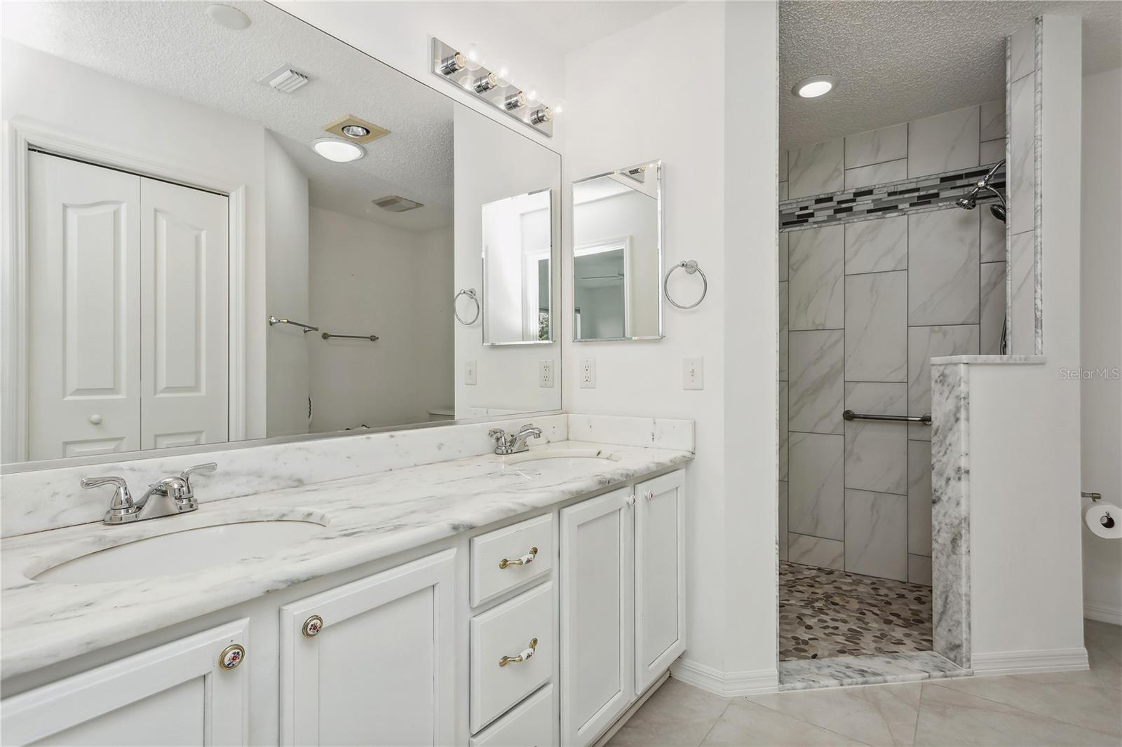 3247 PALATINE CT